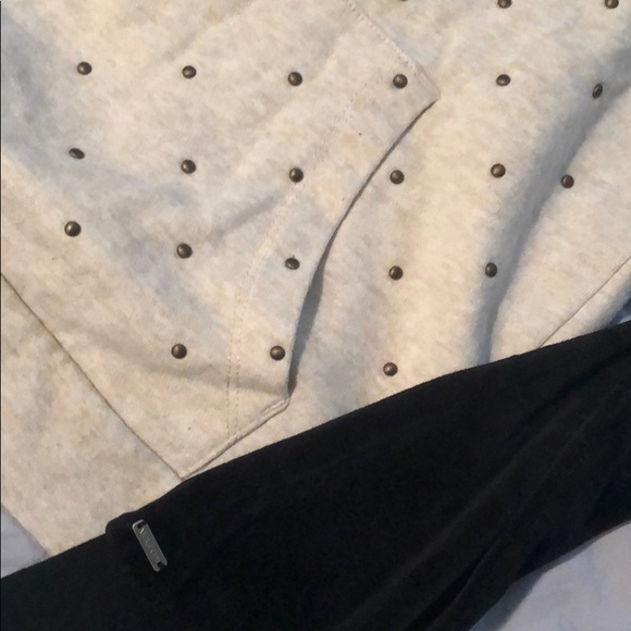 Sweater - Picture 2 of 4